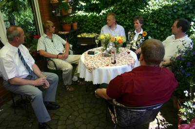Treffen zum Festumzug auf der Terrasse von Ortsbrgermeister Hartmut Rieck